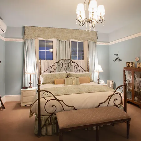 The Woodview Inn-3