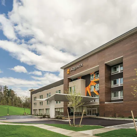 La Quinta Inn & Suites By Wyndham Clifton Park Saratoga Area 1749 Route 9-3