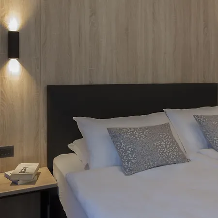 Tourist Hotel-3