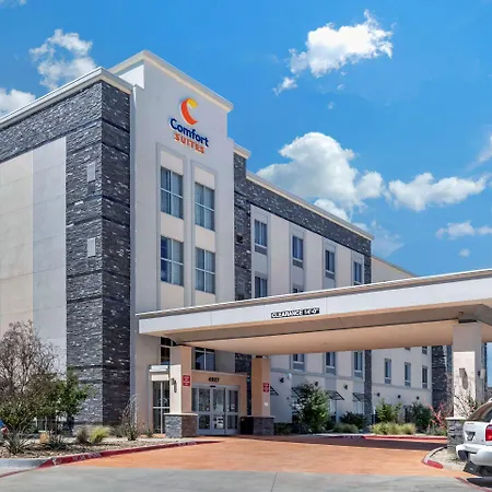 Comfort Suites - University-2