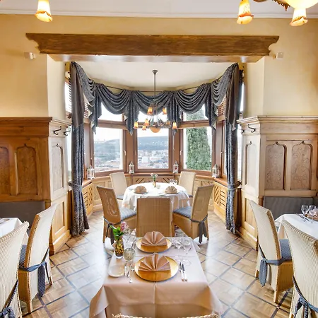 Schlosshotel Steinburg-3
