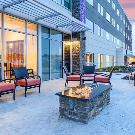 Holiday Inn Express & Suites - Springfield North By Ihg-2