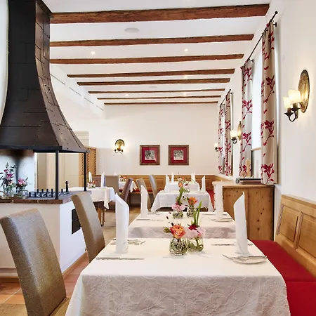 Hotel Schloss Leitheim-3