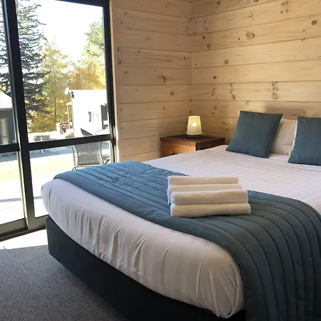 Lakes Edge Holiday Park-2