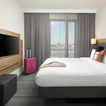 Moxy London Excel-2