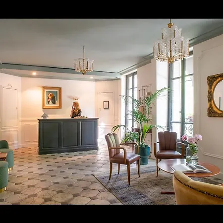 Hotel De La Porte Doree-3
