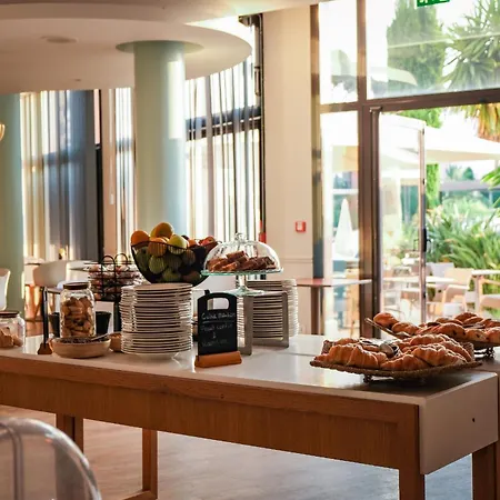 Hotel Les Jardins De Sainte-Maxime-2