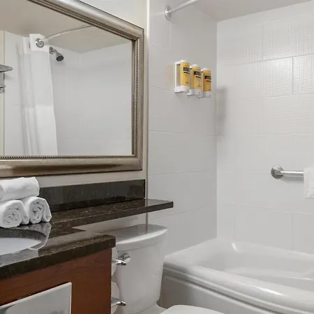 Best Western Plus Chocolate Lake Hotel - Halifax-2