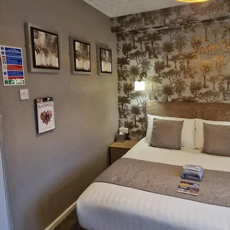 Corona Blackpool-3