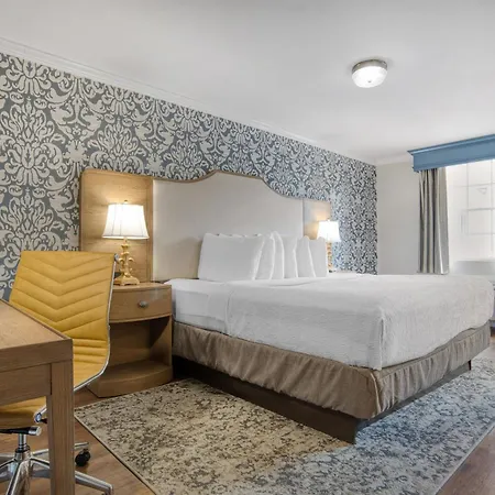 Best Western Plus French Quarter Courtyard Hotel-3