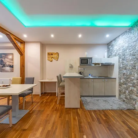 Hotel Crocus-2