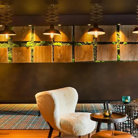 Motel One Edinburgh-Royal-2