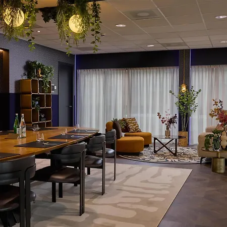 Haven Hotel Rotterdam, Curio Collection By Hilton-2
