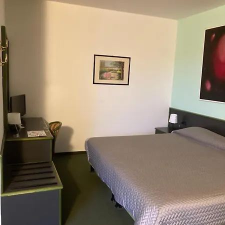 Green Hotel-2
