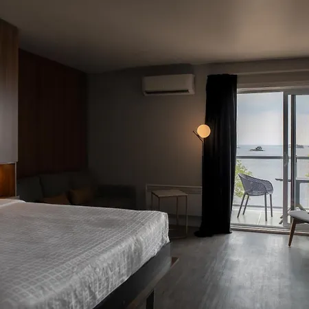 Auberge Des Iles-3