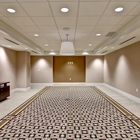 Hampton Inn And Suites Cincinnati - Downtown-2