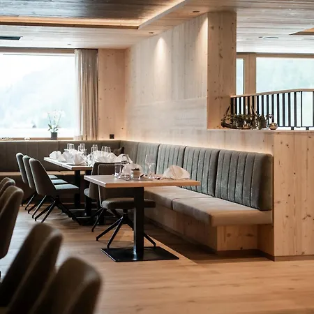 Hotel Kristall-2