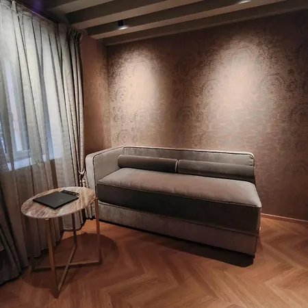 Hotel Antiche Figure-2