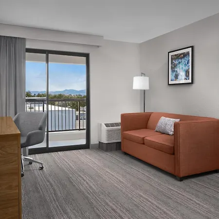 Hampton Inn & Suites Denver-Cherry Creek-2