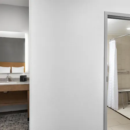 Hyatt Place Charlotte Airport/Lake Pointe-2
