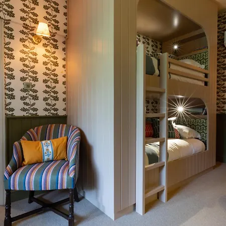 The Potters Heron - A Heartwood Inn-3