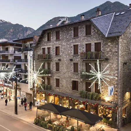 Hotel De L'Isard-3