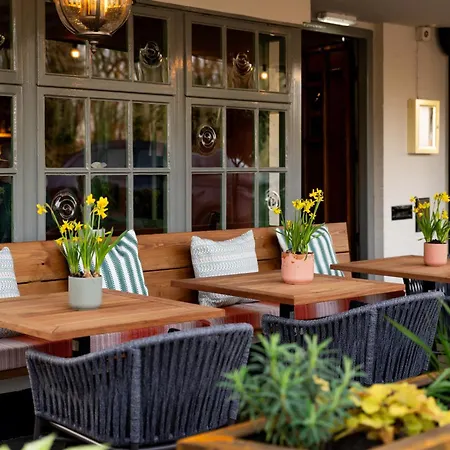 The White Hart-3