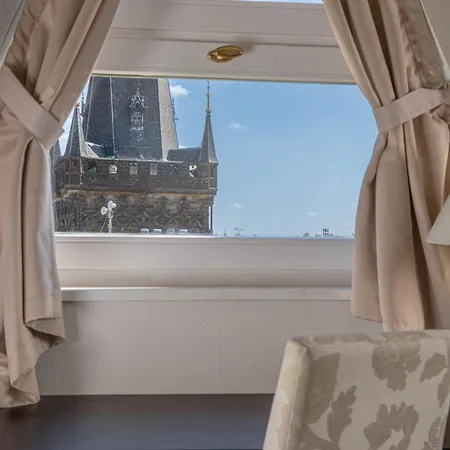 Grand Hotel Bohemia-3