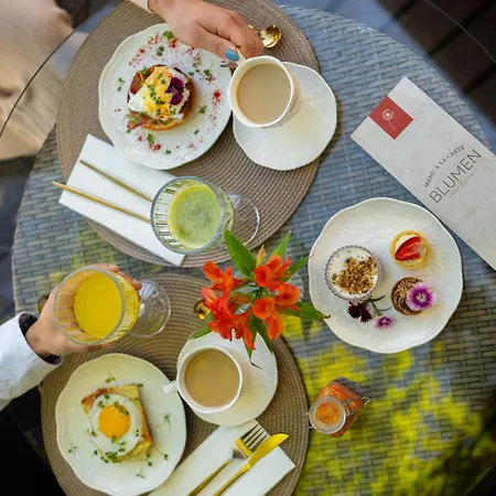 Blumen Hotel Boutique-2