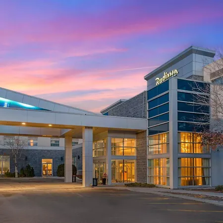 Radisson Hotel & Conference Centre Calgary Airport-2