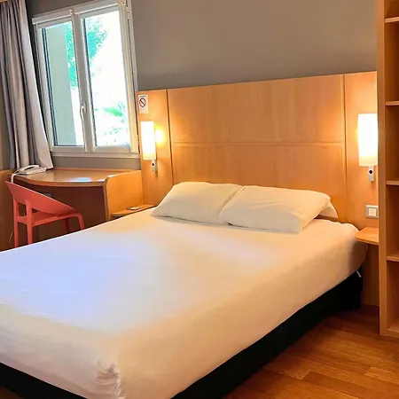Hôtel Ibis Vitré Centre Ville climatisé-2
