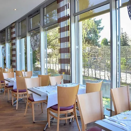 Ramada By Wyndham Dresden-3