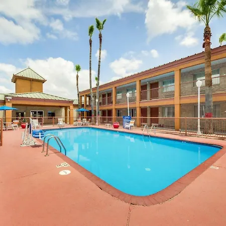 Econo Lodge Inn & Suites Eagle Pass-2
