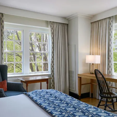 Williamsburg Lodge, Autograph Collection-3