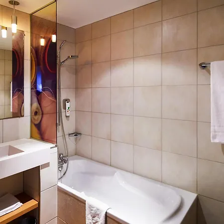 ibis Styles Cholet-3