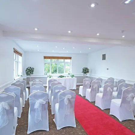 The Hickstead Hotel By Uno-Free Parking-2