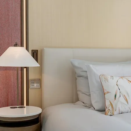 Small Luxury Hotel Ambassador Zurich-3