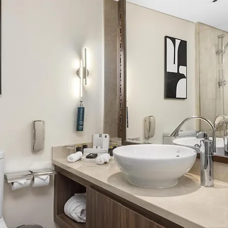 Hilton Luxor Resort & Spa-2