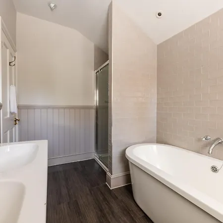 The Royal Wells Hotel, Tunbridge Wells - The Coaching Inn Group-2