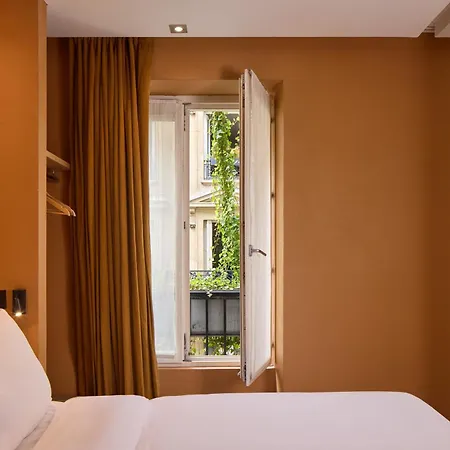 Hidden Hotel-2