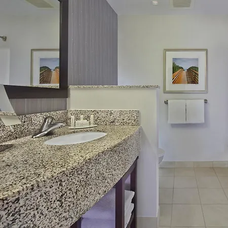 Courtyard By Marriott Stuart-3