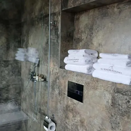 All Seasons Residence Design Hotel - Free Parking-2