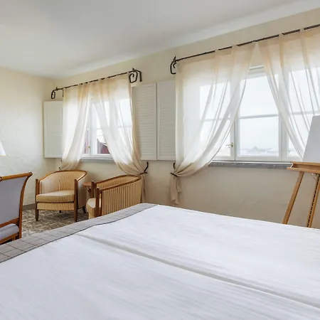Rixwell Collection Savoy Boutique Hotel-2