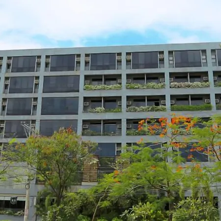 Big Hotel-3
