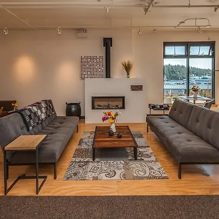 Island Inn At 123 West-3
