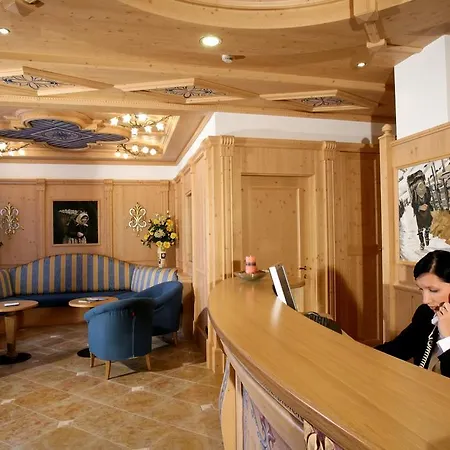 Hotel Garni La Roccia-3
