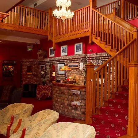 Lynhams Hotel-3