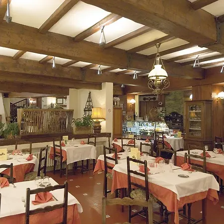 Hotel Restaurant Planes-3