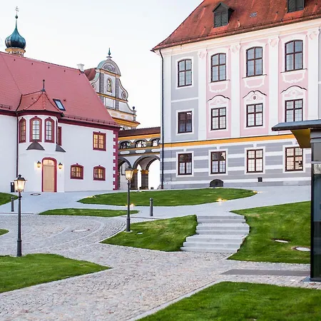 Hotel Schloss Leitheim-2