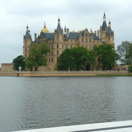 Hotel und Restaurant Rabennest am Schweriner See-3